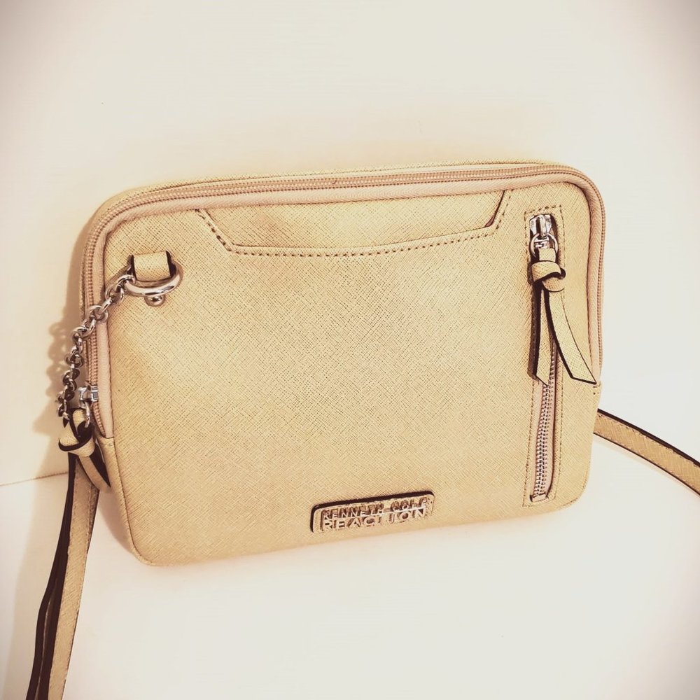 KENNETH COLE Small Crossbody Shoulder Bag Tan Sand Camel Beige.